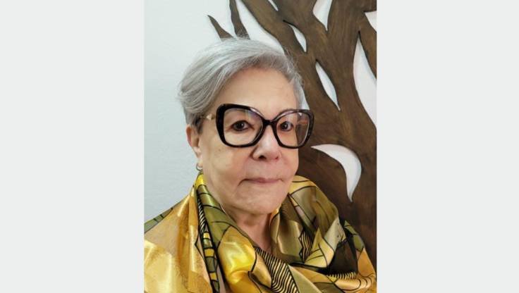 "Experiência de Daisy Maria de Carvalho com tratamentos de estética avançada na Irene Fênix"